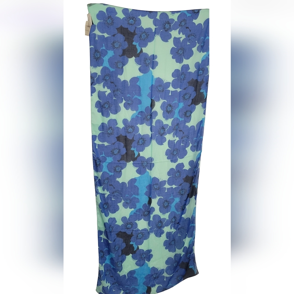 NWT Ann Taylor Lightweight Floral Scarf W/ Pull